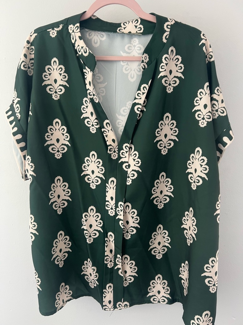 Women's Green Printed Short-Sleeve Blouse - Cream Motif
